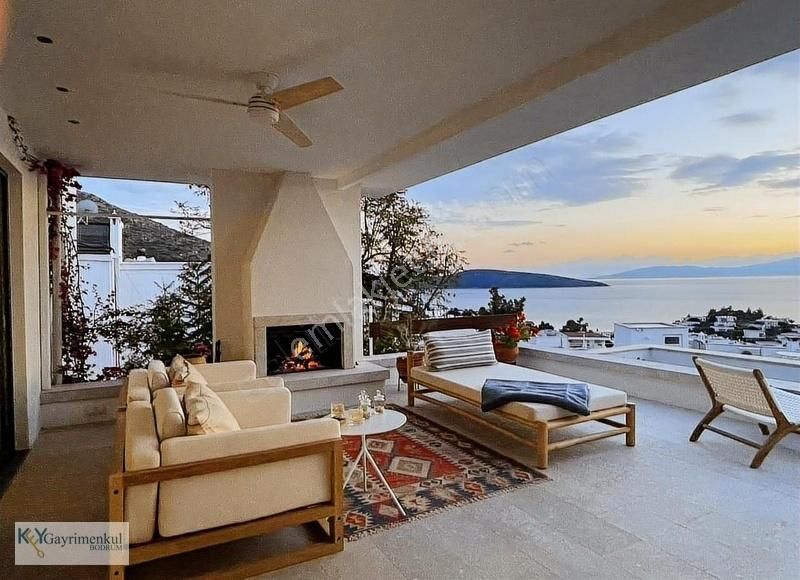 Bodrum Kumbahçe'de Kale Manzaralı 2+1 Kiralık Daire