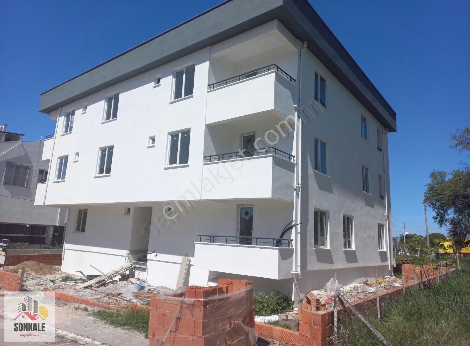 Kepez De Satılık Arakat 1+1 Daıre