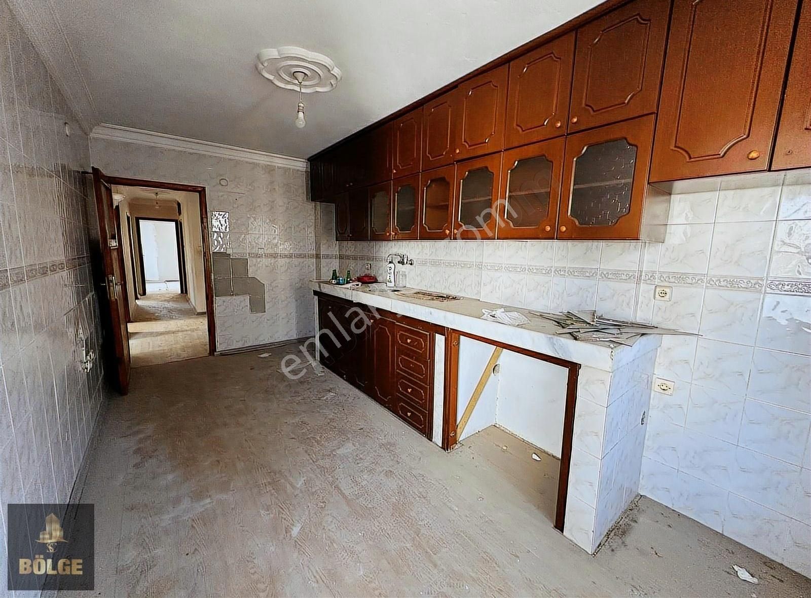 Bölge'den Sezar Hastanesi Civarı Kapalı Mutfak 3+1