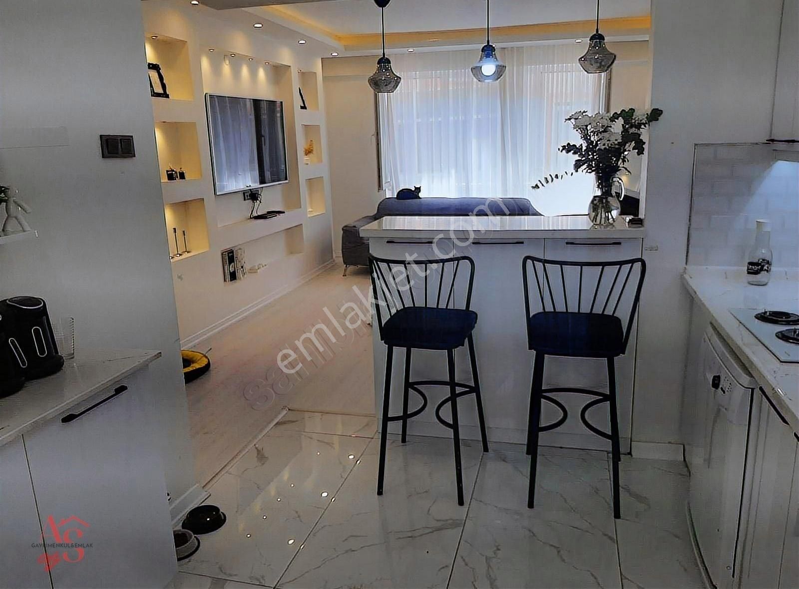 Güzelyalı Da Merkezi Konum Tadilatlı 2+1 Arakat Daire