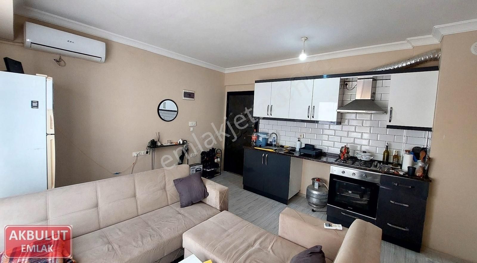 Çiğli Uğurmumcu Mah Anadolu Caddesi Yakını 1+1 Satılık Daire