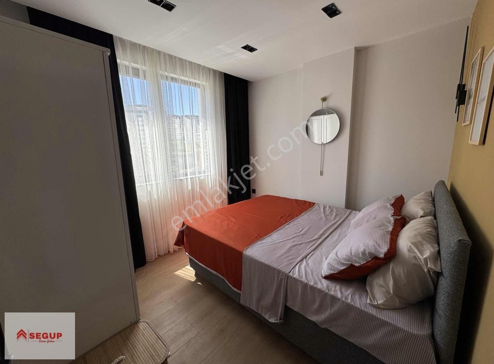 Segup'tan Anayola 2. Bina Lüx Sıfır Eşyalı 1+1 Daire