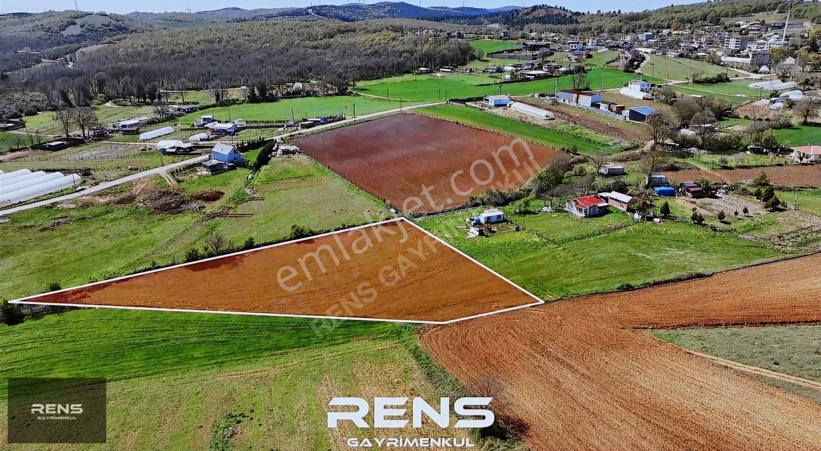 Rens Gayrimenkulden Kadıllı'da Köy İçinde Yatırımlık Hisse