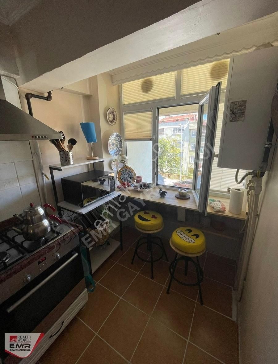 Metrobüse Yakın 2+1 Eşyalı Kiralık Daire