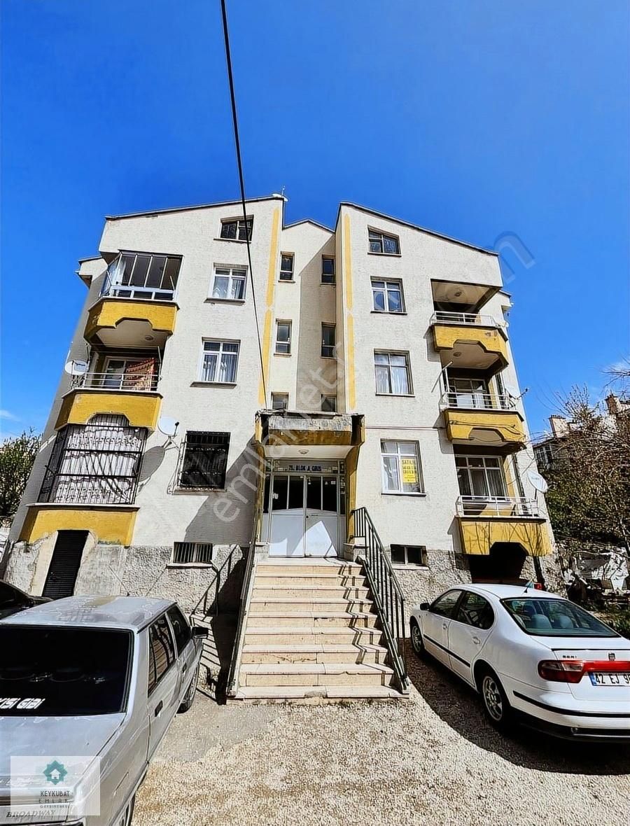Keykubattan Hizmet Sitesinde 2+1 Satılık Daire