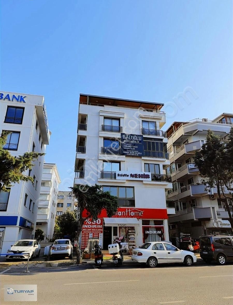 Aliağa Atatürk Caddesi'nde Kiralık İşyeri
