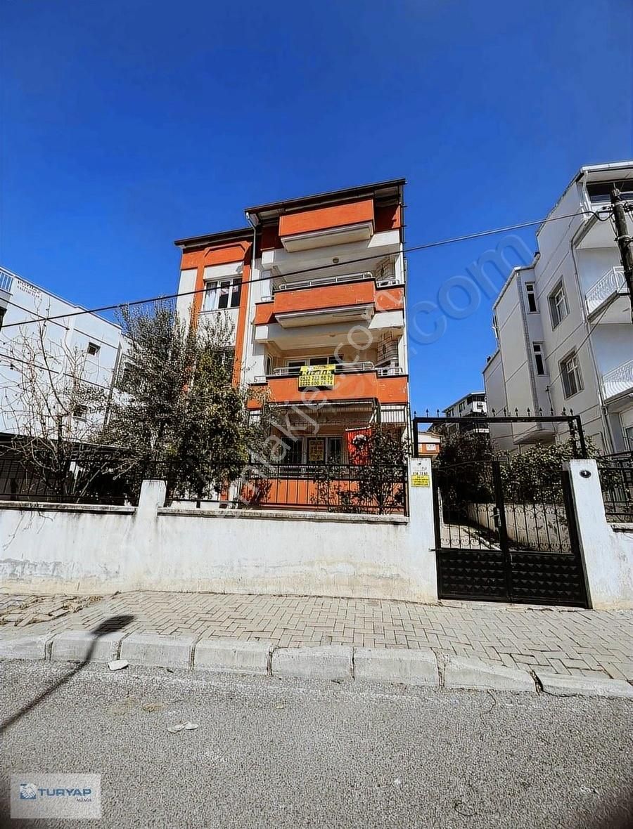 Kültür Mahallesi'nde Kiralık Arakat 3+1 Daire