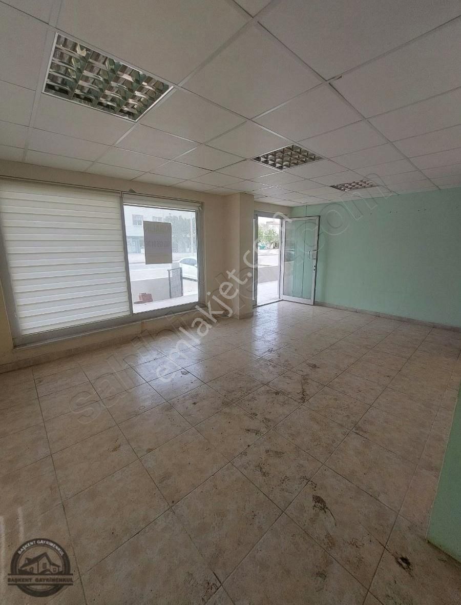 Barbaros Mahallesi Dumlupınar Camii Yakınında Kiralık İş Yeri