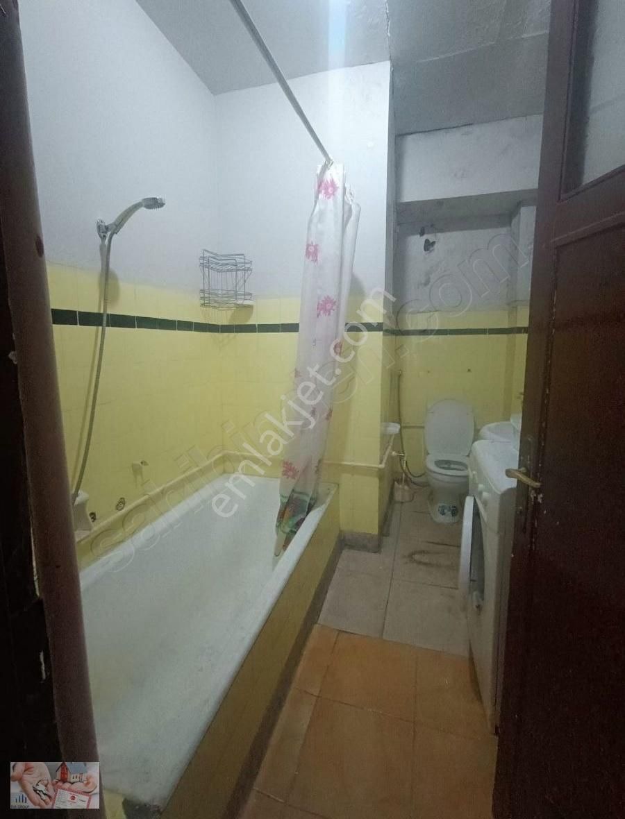 Millet Caddesi Üzerinde 3+1