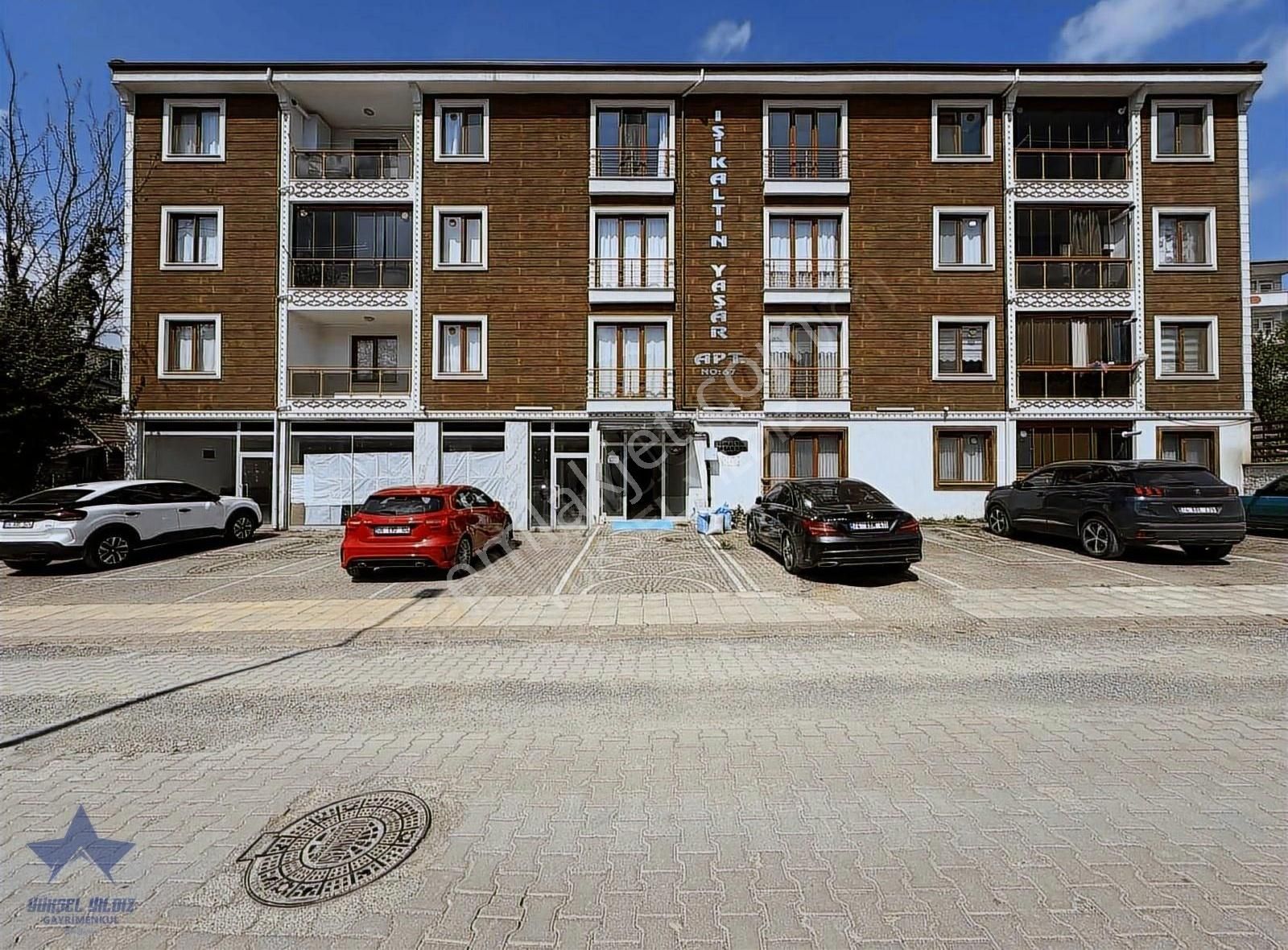 3+1 130 M2 Merkez Kaldırım Mahallesi'nde Ara Kat Satılık Daire