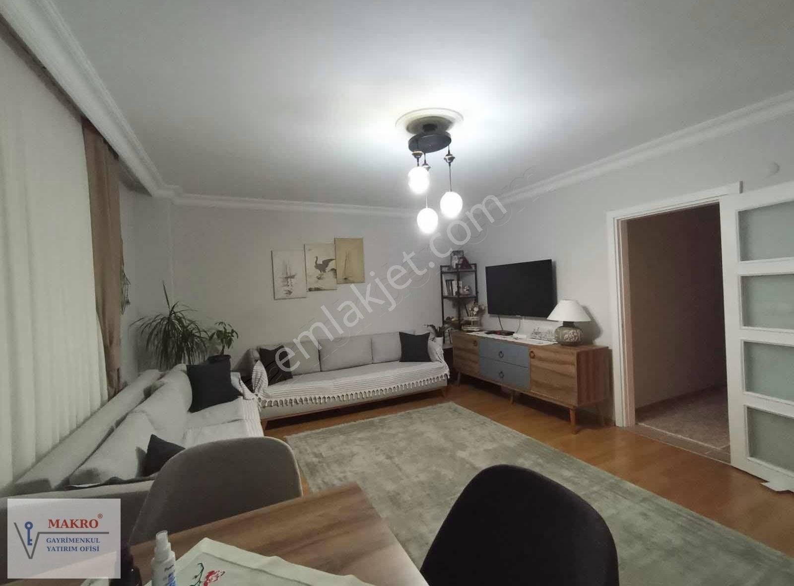 Kat Mülkiyetli Müstakil Aile Binasında 2+1