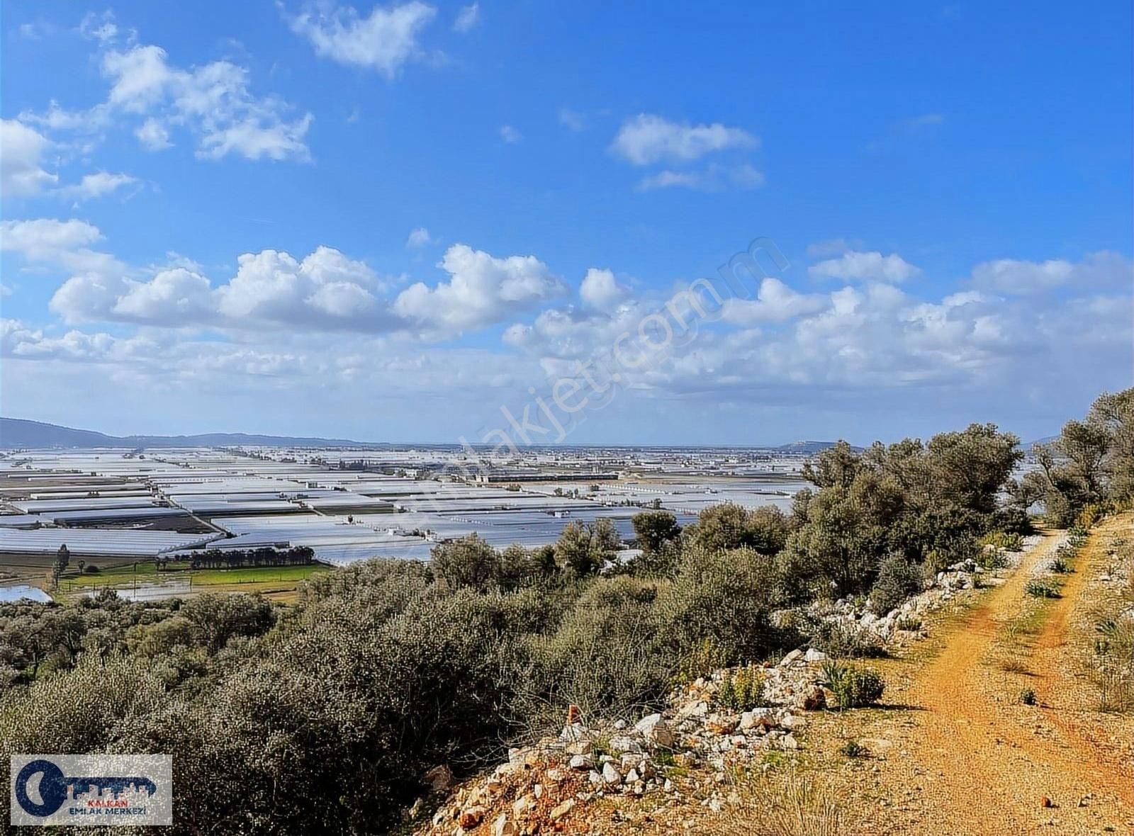 Kaş Çavdır'da Önü Açık Yol Dibi Parsel