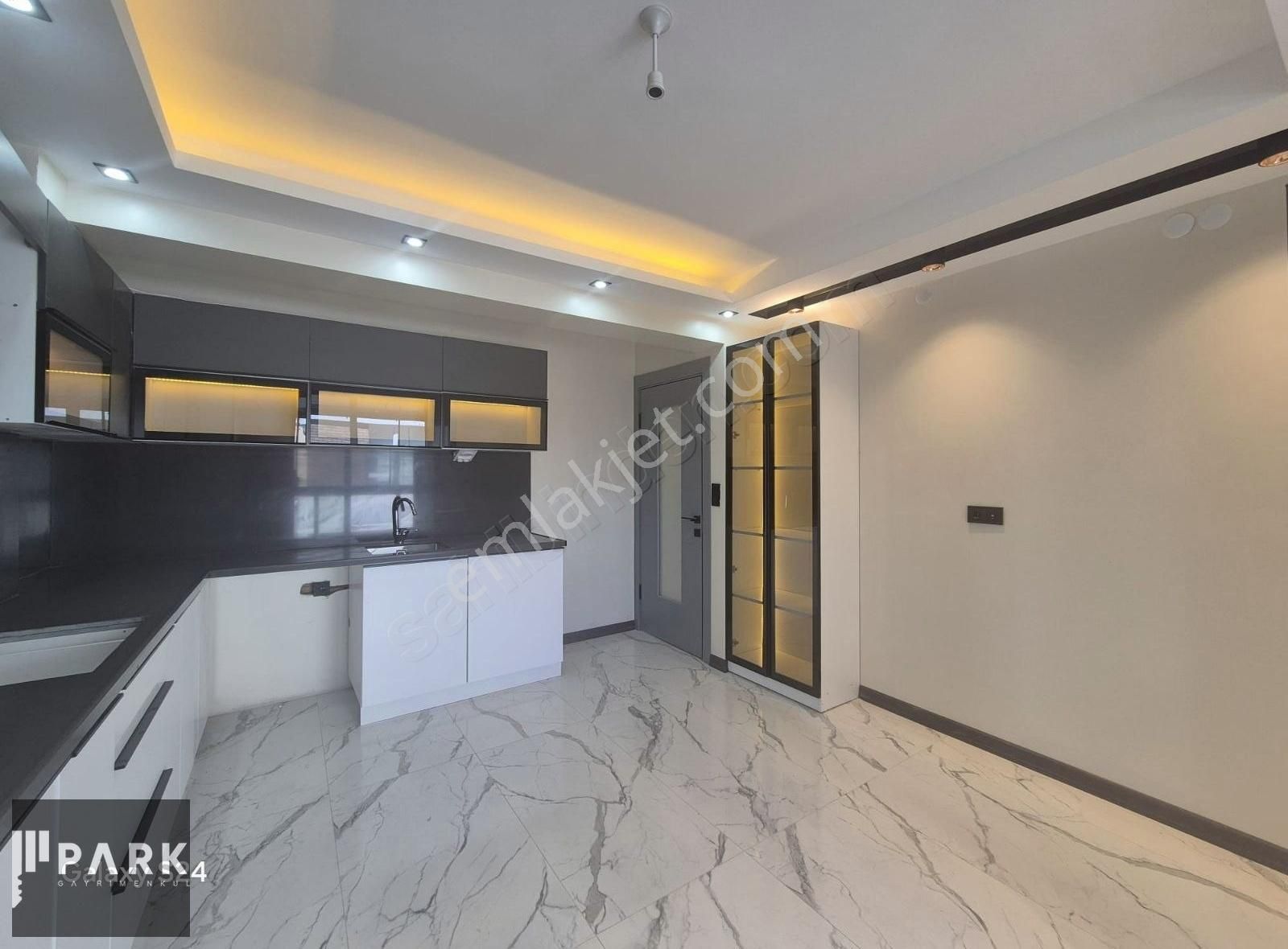 Park Gayrimenkul'den Çamlıcada Satılık 120 M2 Lüks 2+1 Daire