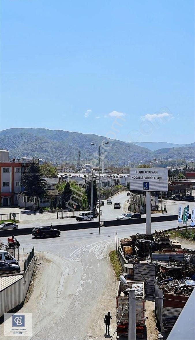 Başiskelede Fabrikalar İçinde, 2.100 M² Satılık Depolama Alanı!