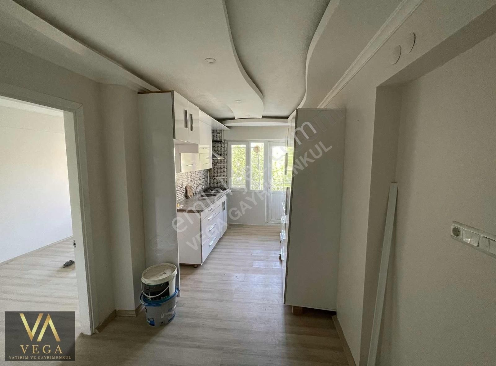 Vega'dan Karaköy'de Kiralık 2+1 Kapalı Mutfaklı Full Öz. Daire
