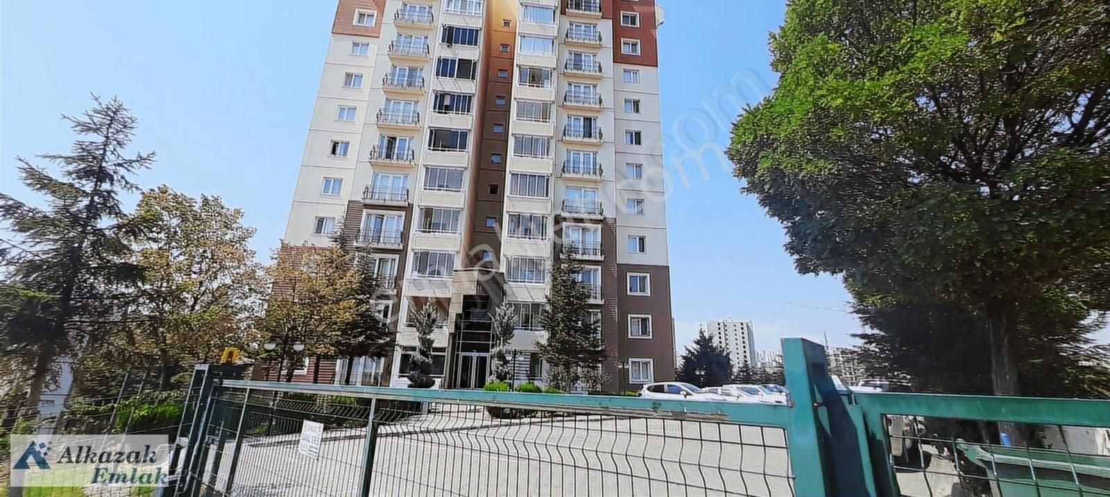 Toki Turkuazda Harika Konum Ve Cepheli Çarşı Yanı Kiralık 3+1