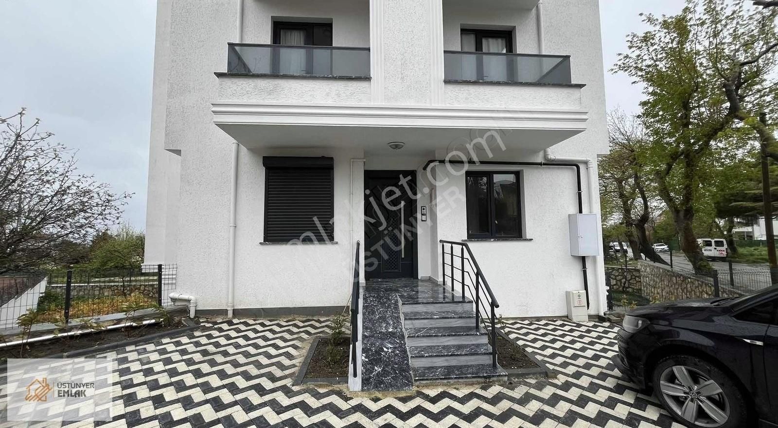 Büyükçekmece Celaliye Merkezde Satılık 2+2 Sıfır Dubleks Daire