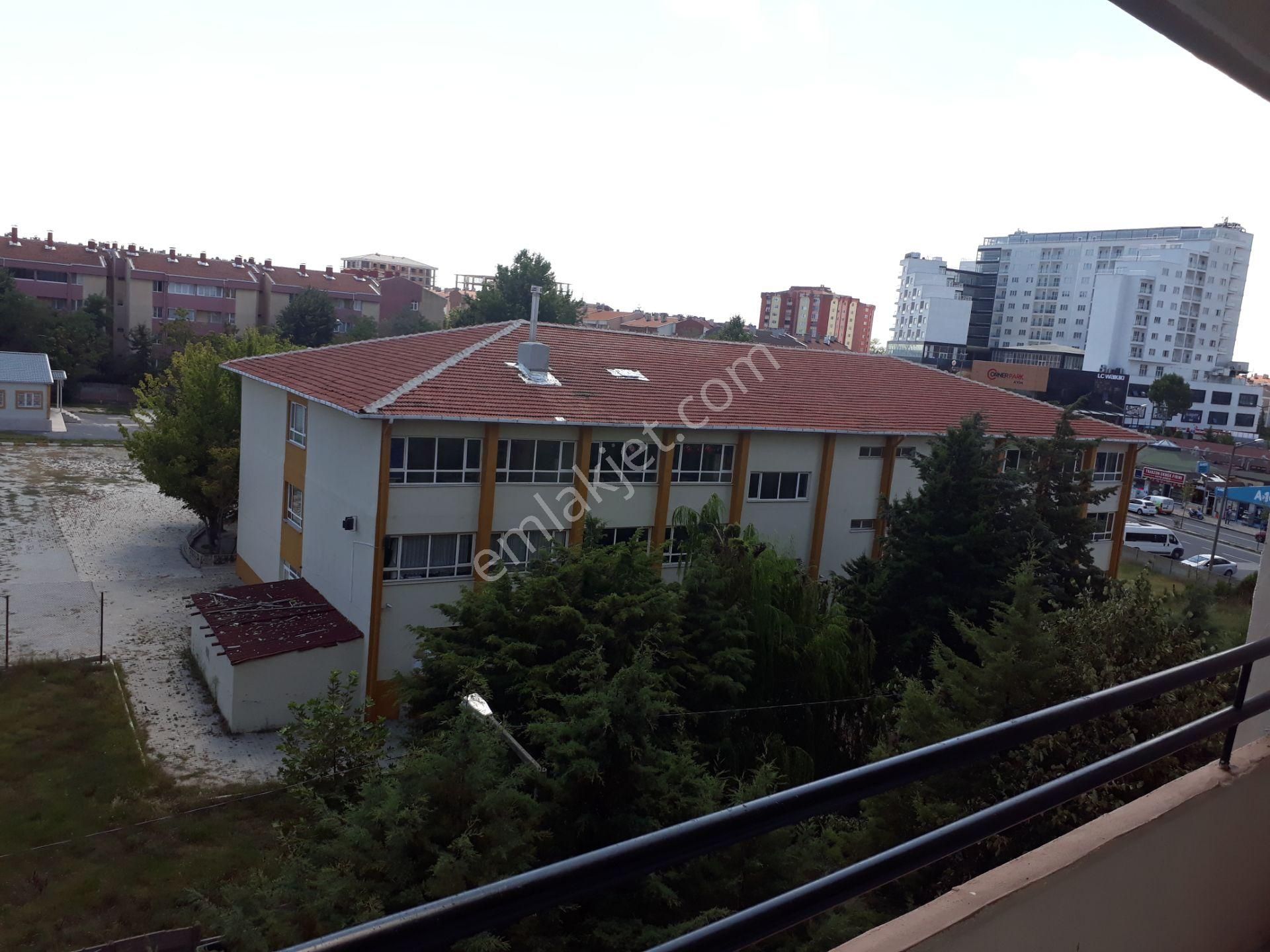 Organize Emlak'tan Sarmaşık Bloklarında 1+1 Eşyalı Kiralık Daire