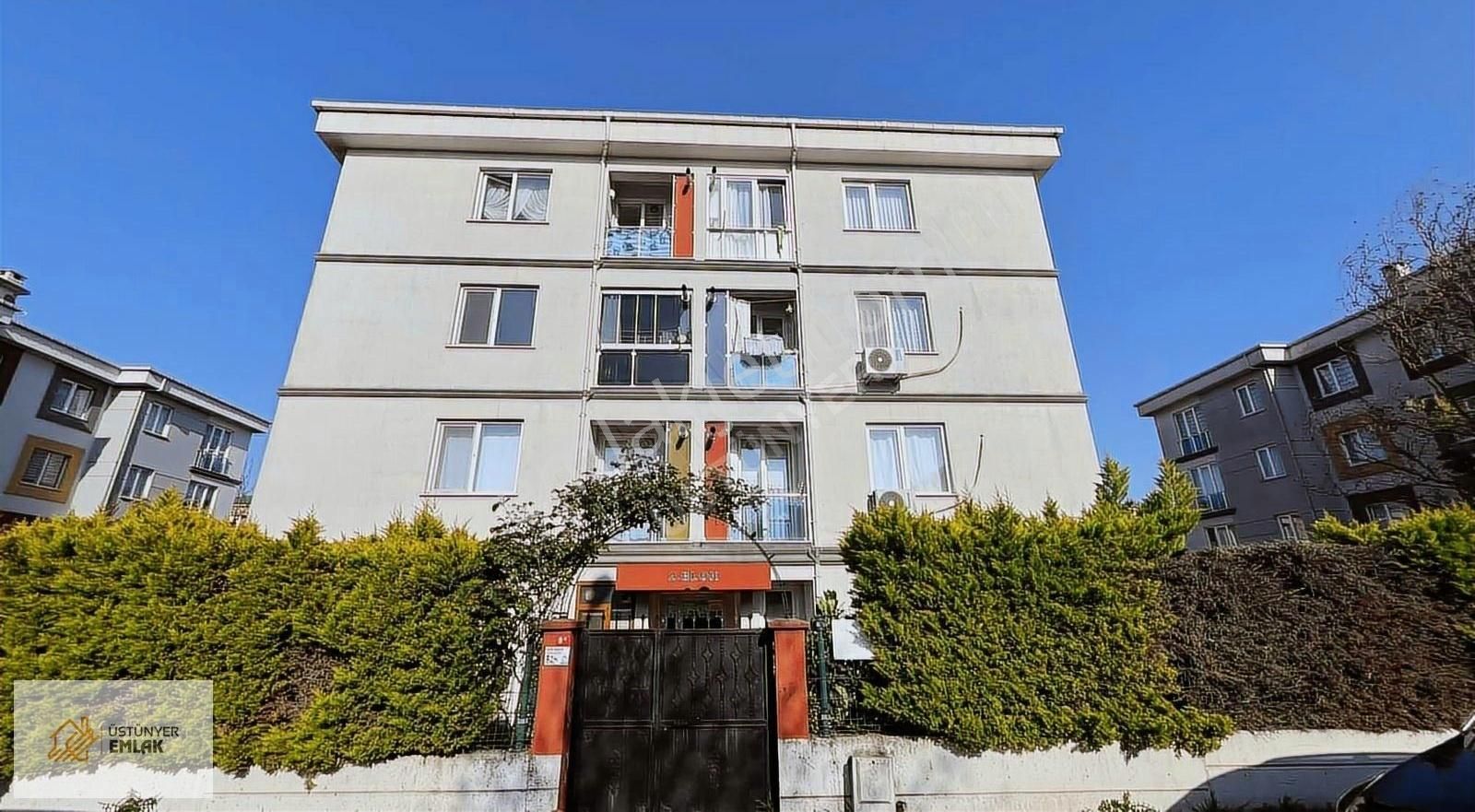 Büyükçekmece Muratçeşme Kırlangıç Evlerinde Satılık 3+1 Daire