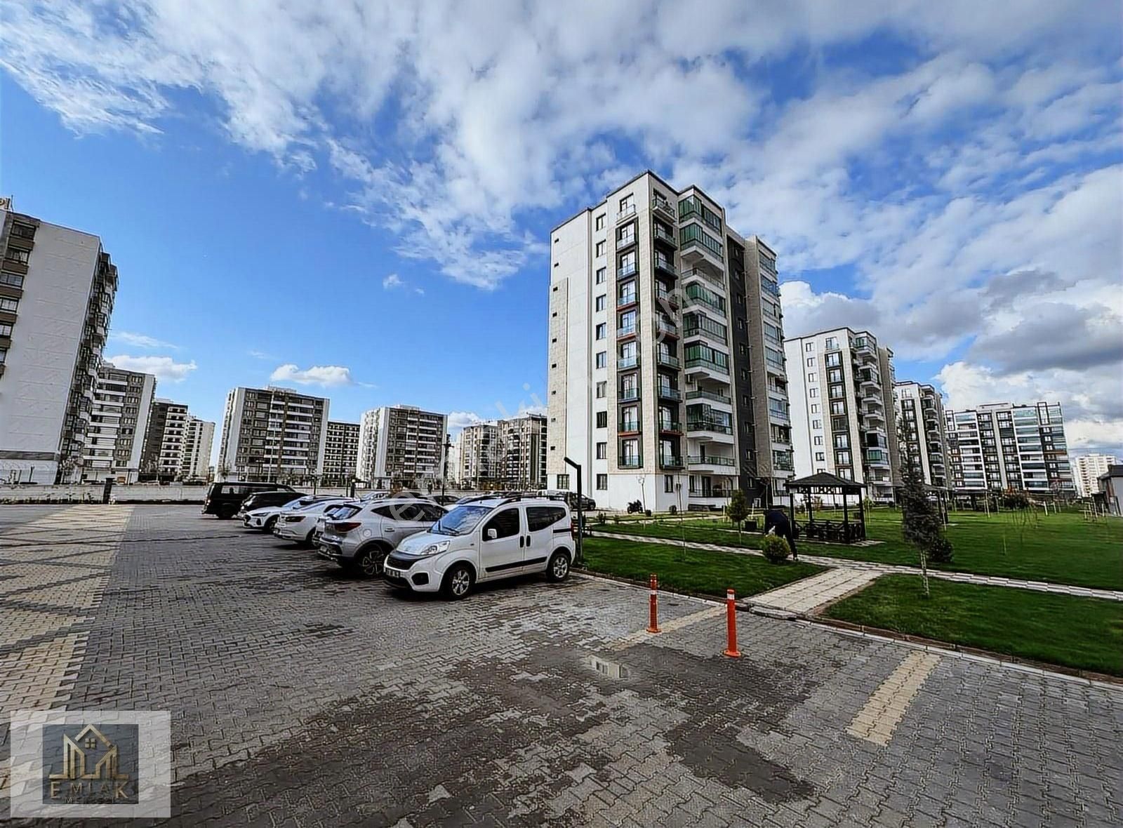 Granada 75 Çetinler De 3+1 Satılık Daire