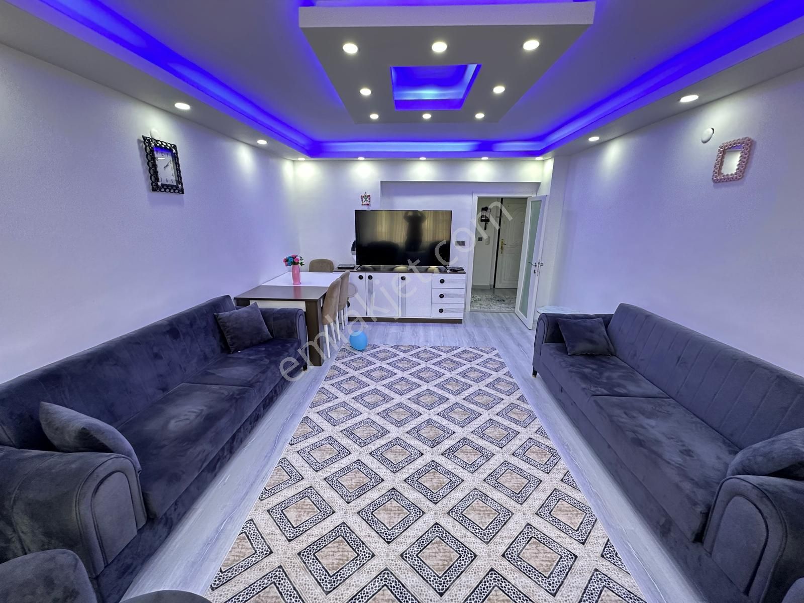 Acill Satılık Site İçinde Millet Bahçesine Cephe Full Yapılı Emsalsiz 1.katta 3+1