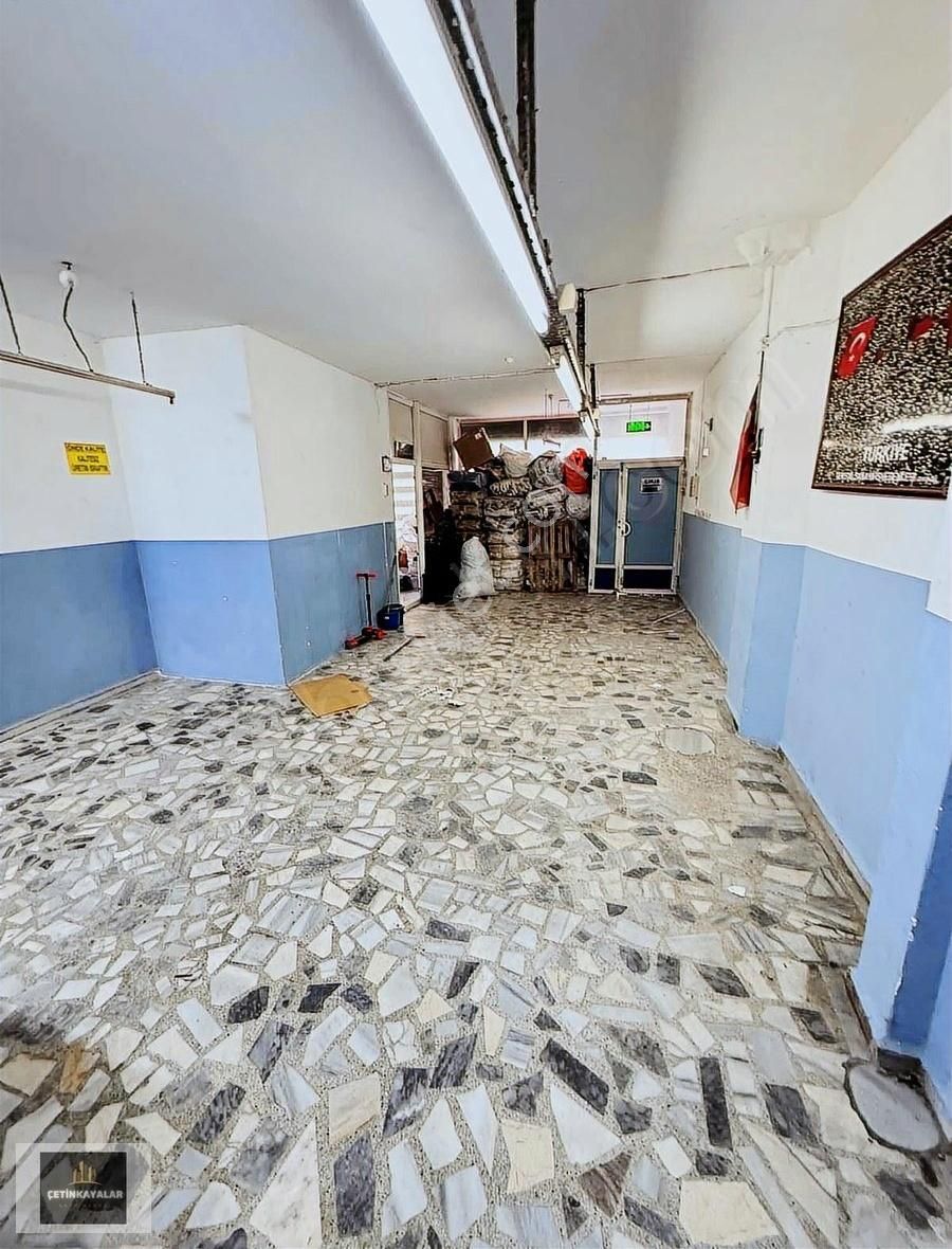 Göztepede 150m2 Tekstile Uygun Dükkan