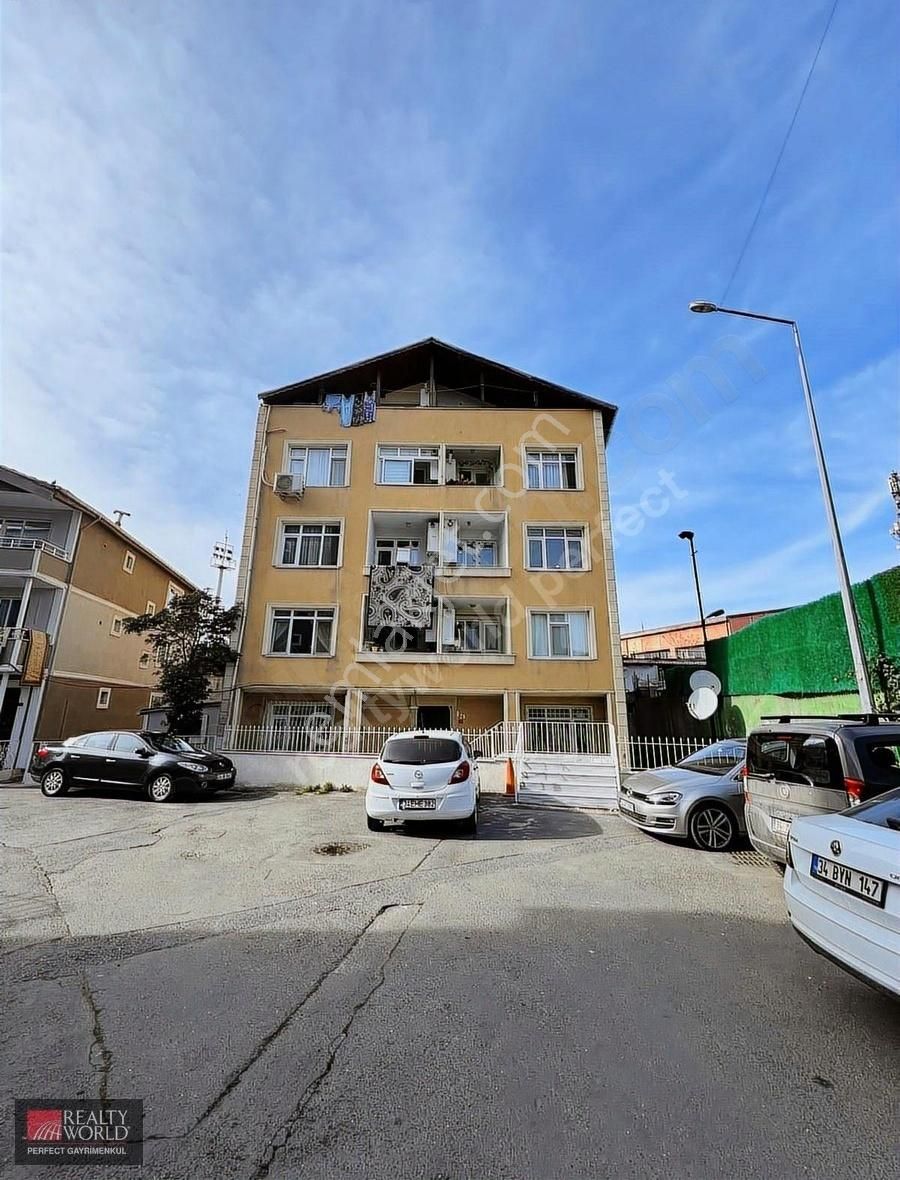 Sarıyer Merkezde 2.kat Önü Açık 3+1 Banyo/wc 2 Balkonlu Daire...