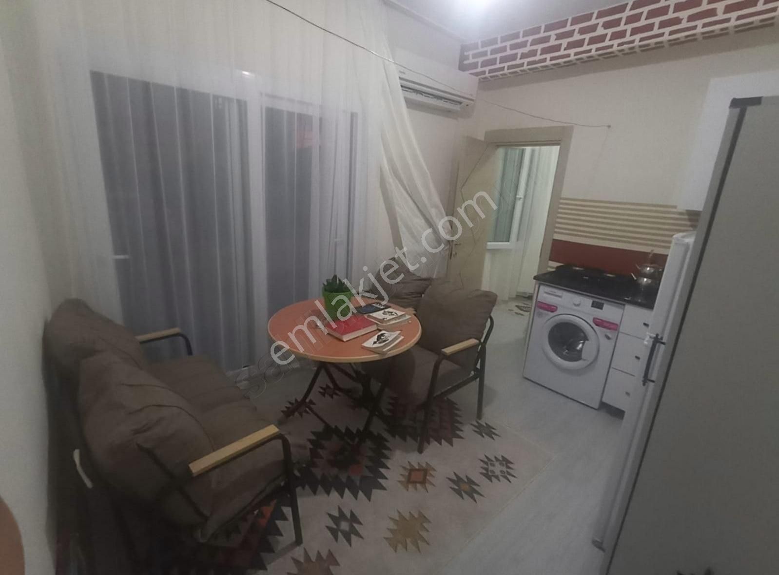 Tugsavul Okulu Tam Karşısı Kiralık 1+1 Daire Veya Dükkan Ofis