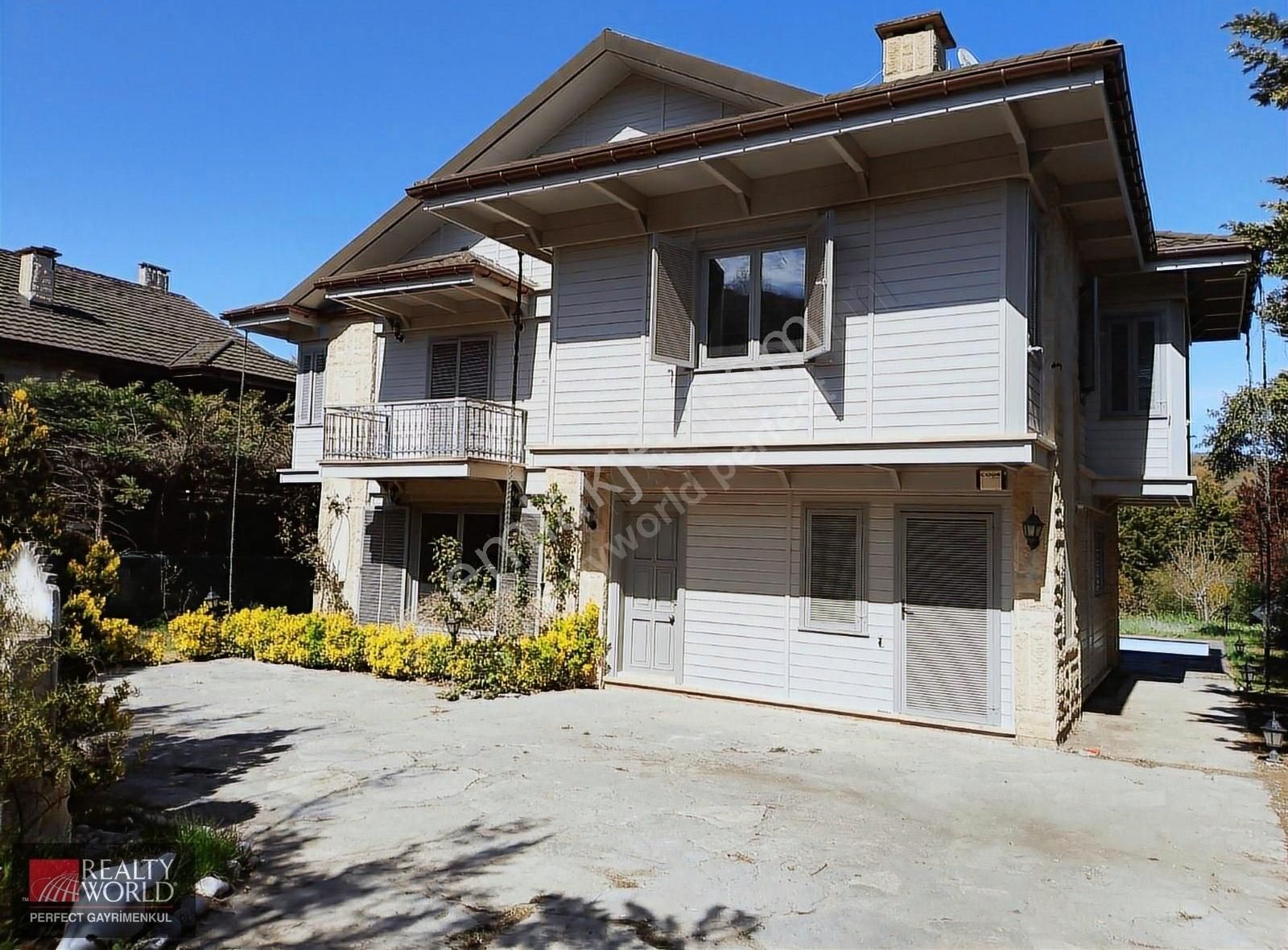 *realty World* Tam Müstakil Özel Havuzlu Villa