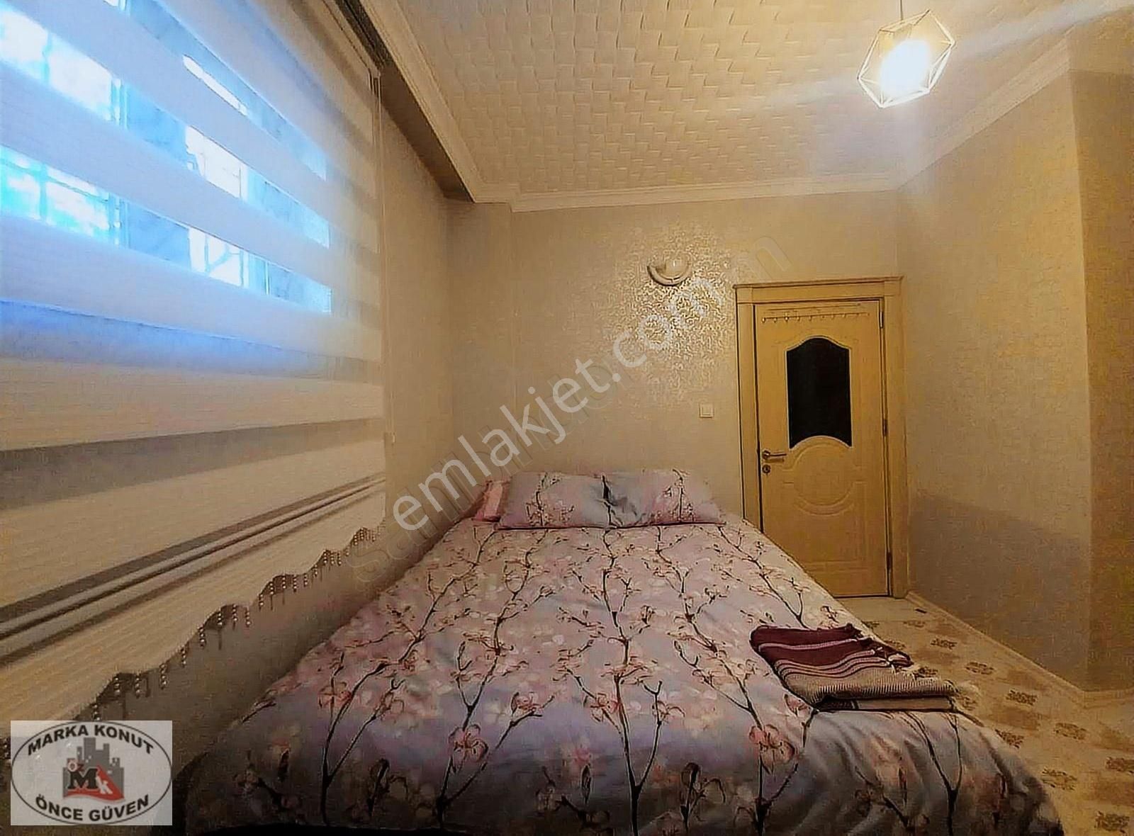 Acil Satılık 2+1 Merkezde Büyük Ve Balkonlu Daire