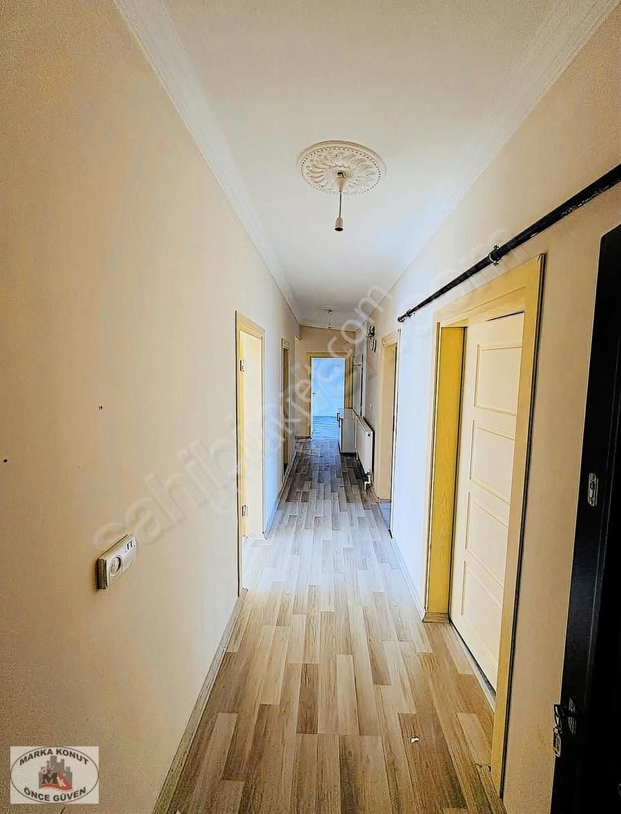Acil Satılık 4+1 Sitede Çift Cepheli Ferah Daire