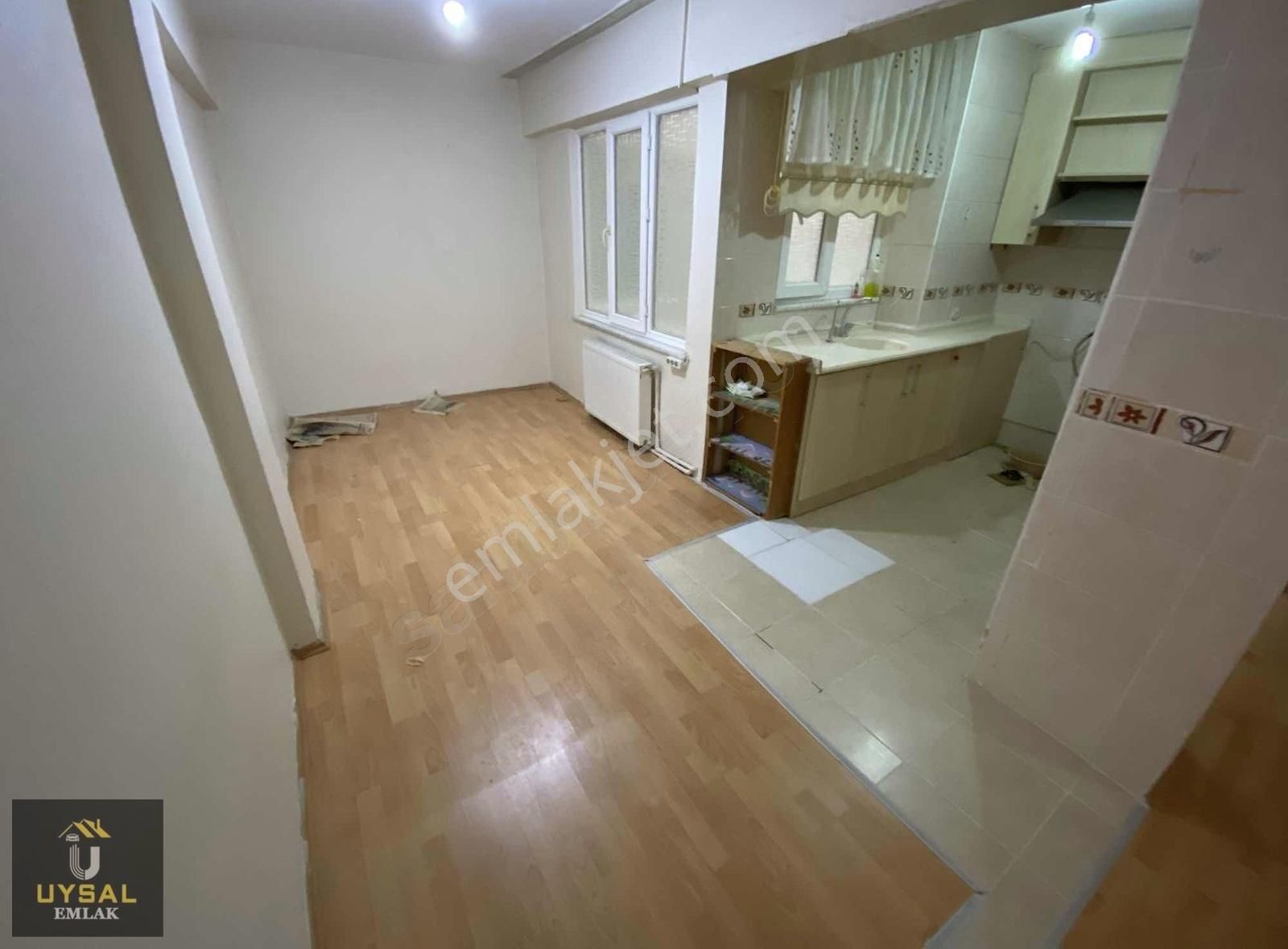 Uysal'dan Kıbrısşehitler Cad. Üzeri 85m2 2 Oda Açık Mutfak Daire