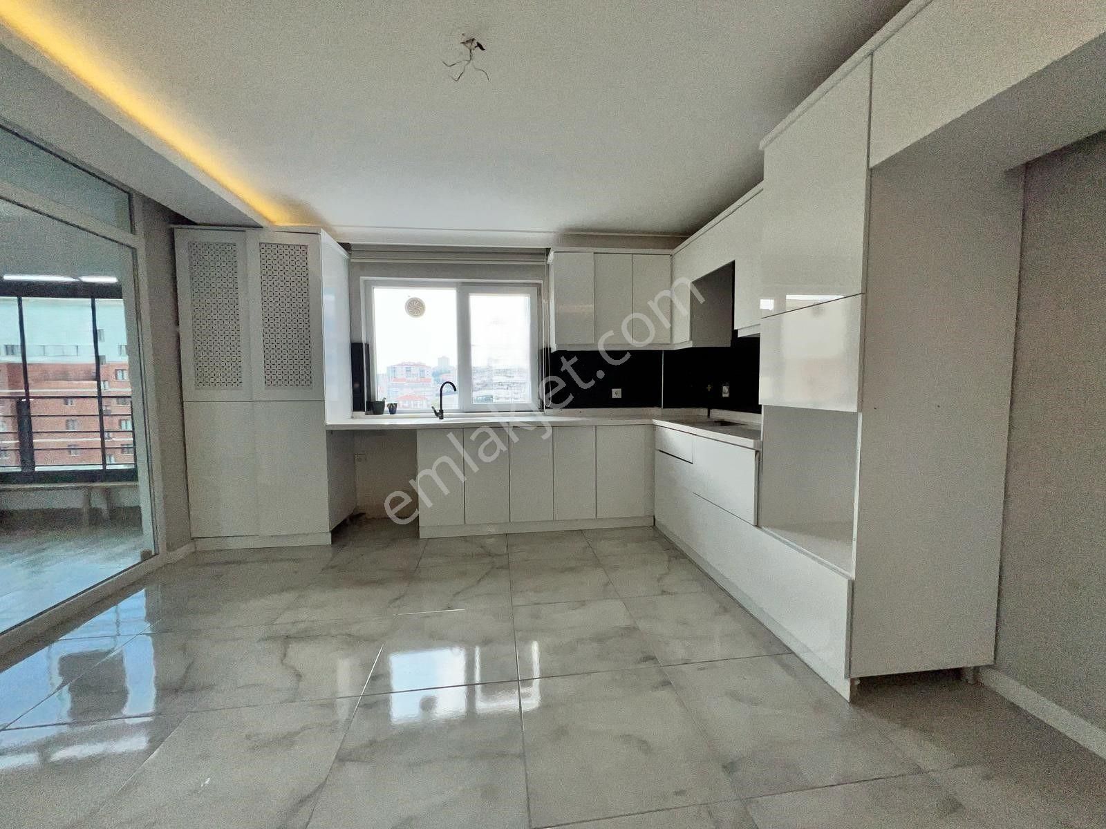 Nasip'ten Cadde Üzeri G.odalı Teras Balkonlu Güney Cephe Ultralüx 4+1 Daire