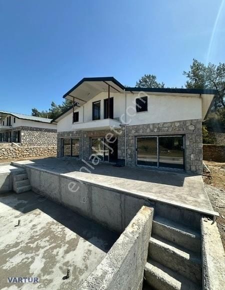 Fethiye Foça Mahallesinde Müstakil Taş Villa