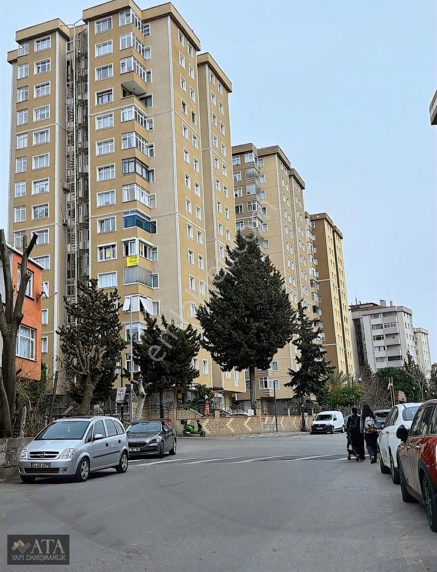 Maltepe Altayçeşme De Site İçi A.otoprk,metroya Yakın Arakat 3+1