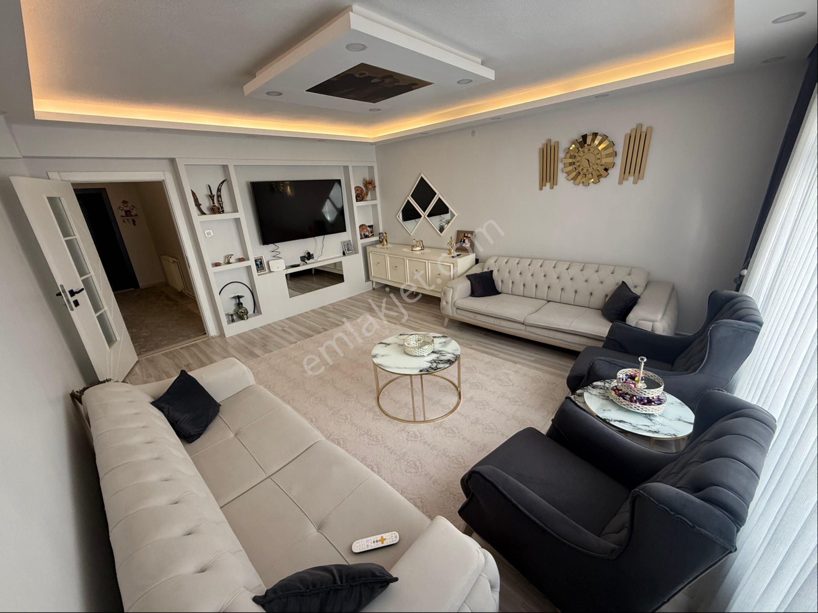 Kafkaslar Mahallesi Satılık Orta Katta Full Yapılı Daire
