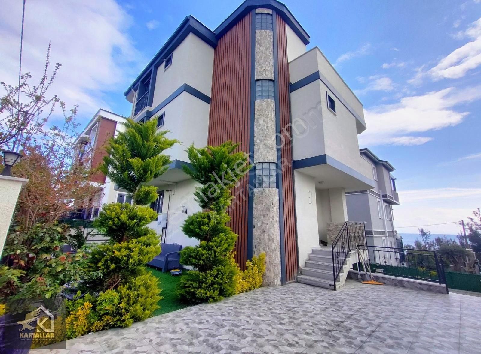 Kartallar'dan Denize Nazır Eşyalı Masrafsız Büyük Müstakil Villa