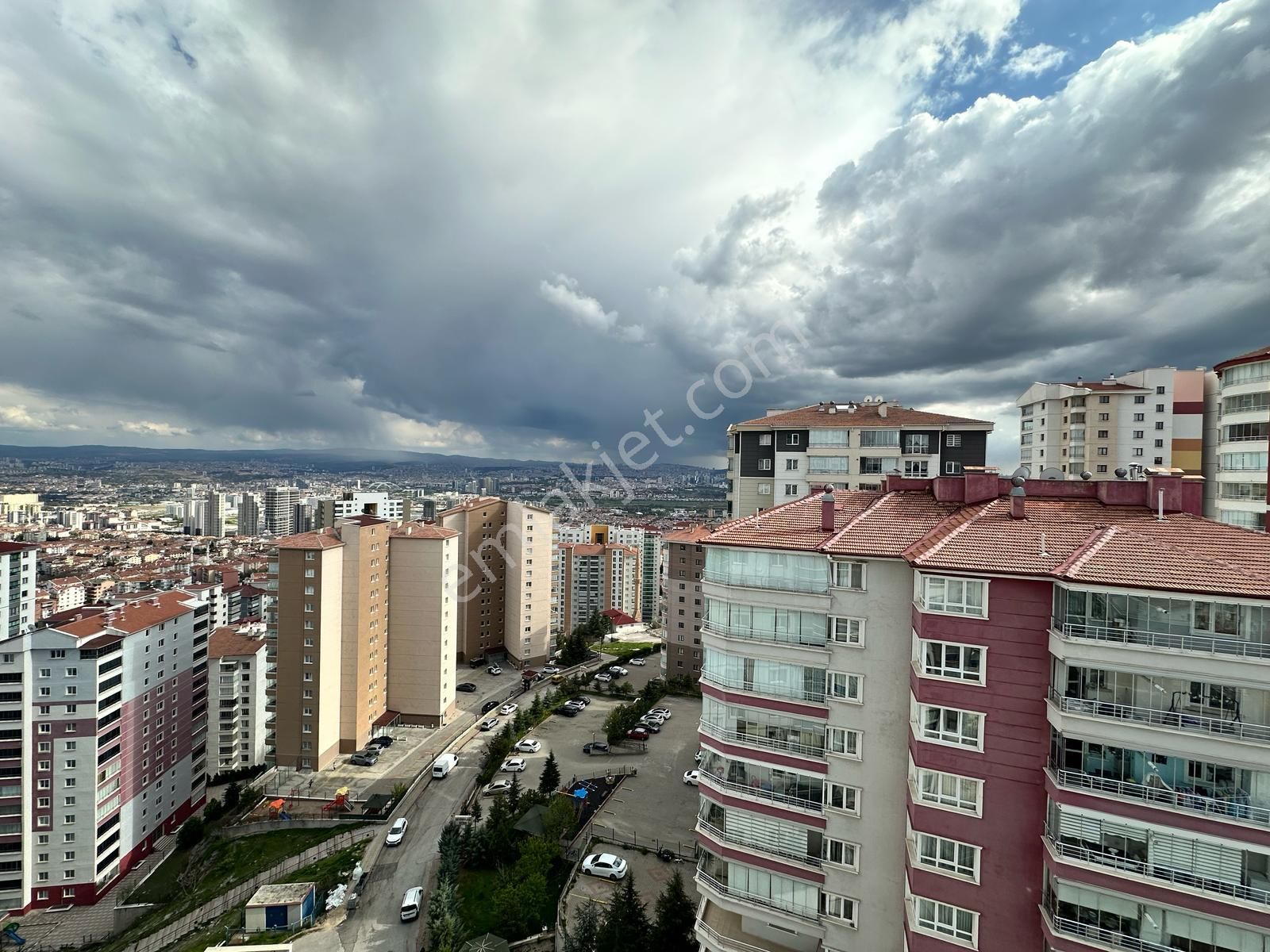 Kariyer'den Ankara Manzaralı Teras Balk. Kök Tapulu Acil Satılık