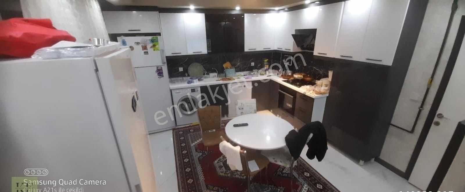 Ankara Sincan Fevzi Çakmakta 3+1 Asansörlü Ebv. Banyolu Geniş Satılık Daire
