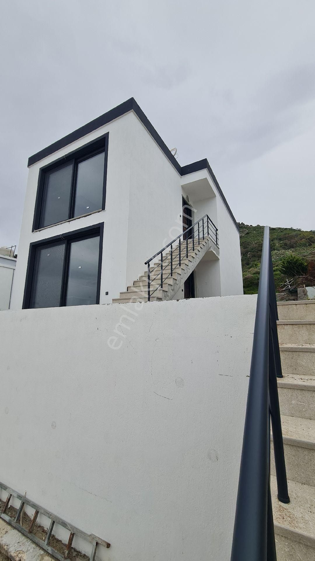 Gürece'de Satılık 2+1 Sıfır Daire Ve Deposu