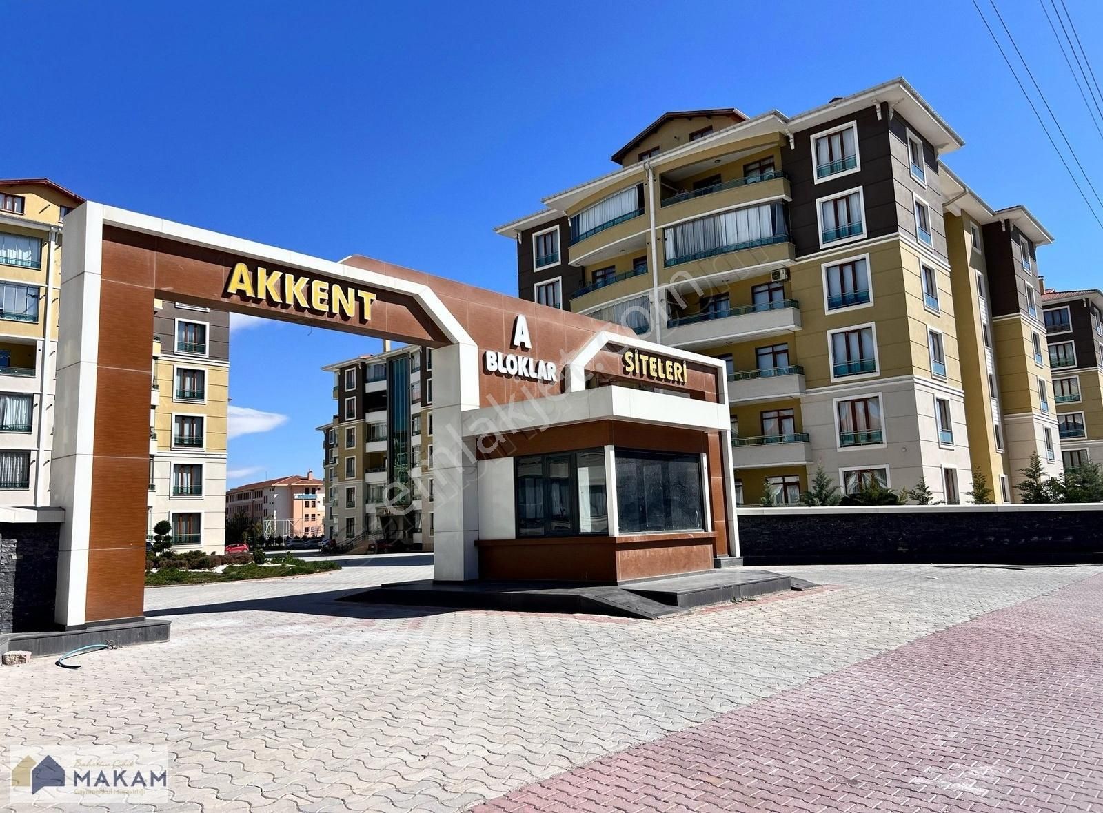 Akkent Siteleri Satılık Yüksek Giriş 3+1 Daire