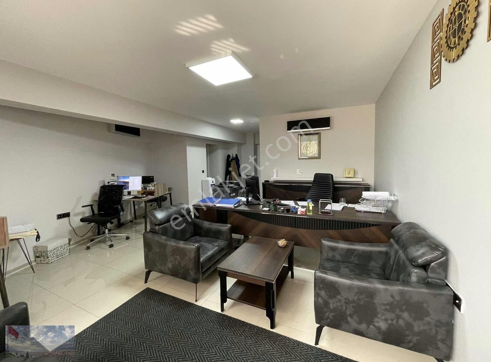 Bayraklı Adliye Muhitinde Satılık Ofis Tipi Daire