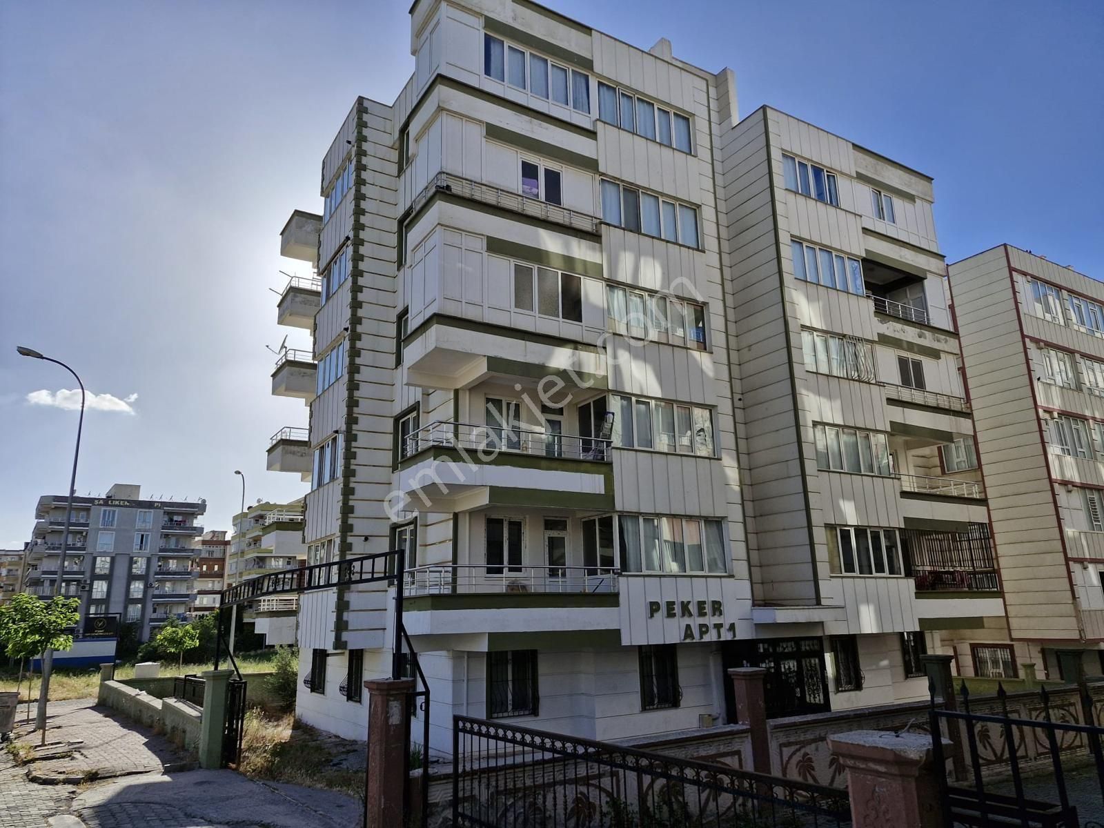 Aksoybey Gayrimenkul Den Şanlıurfa Karaköprü Atakent De Satılık En Üst Kat Temiz Bakımlı