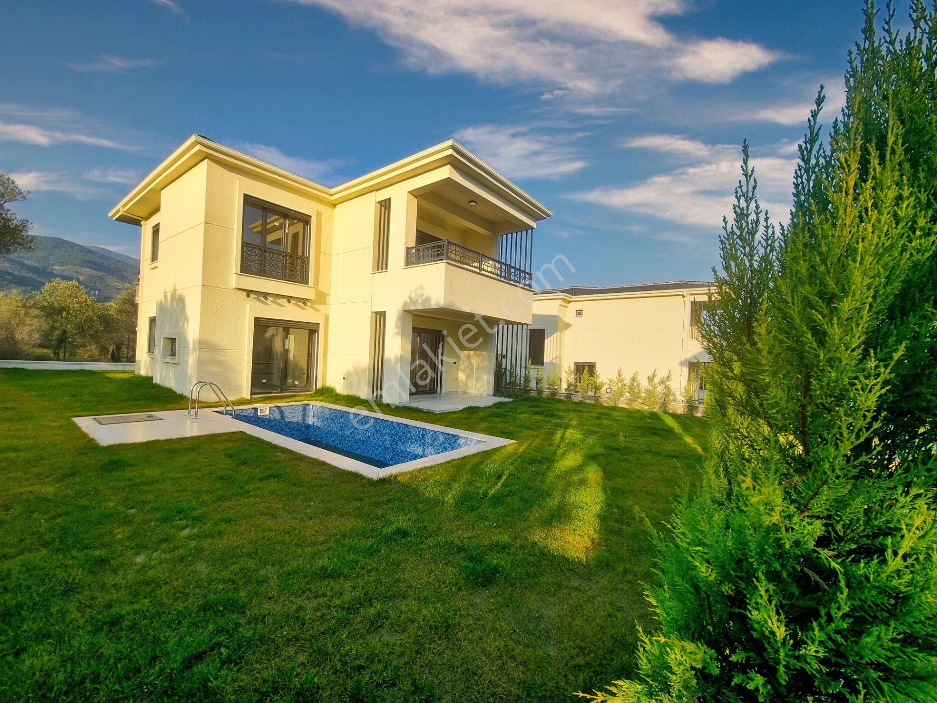 Aktif'ten Kazdağları’nın Eteklerinde, Doğa İle İç İçe, Müstakil Havuzlu Lüks Villa –huzur Ve Konfor