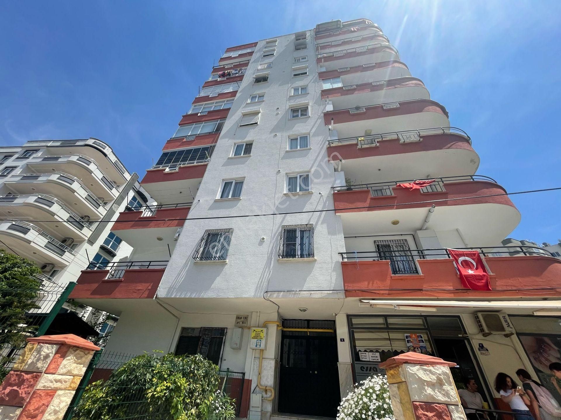 **romeda**'dan Sepetli Migros Uğur Okulları Civarı Satılık 3+1