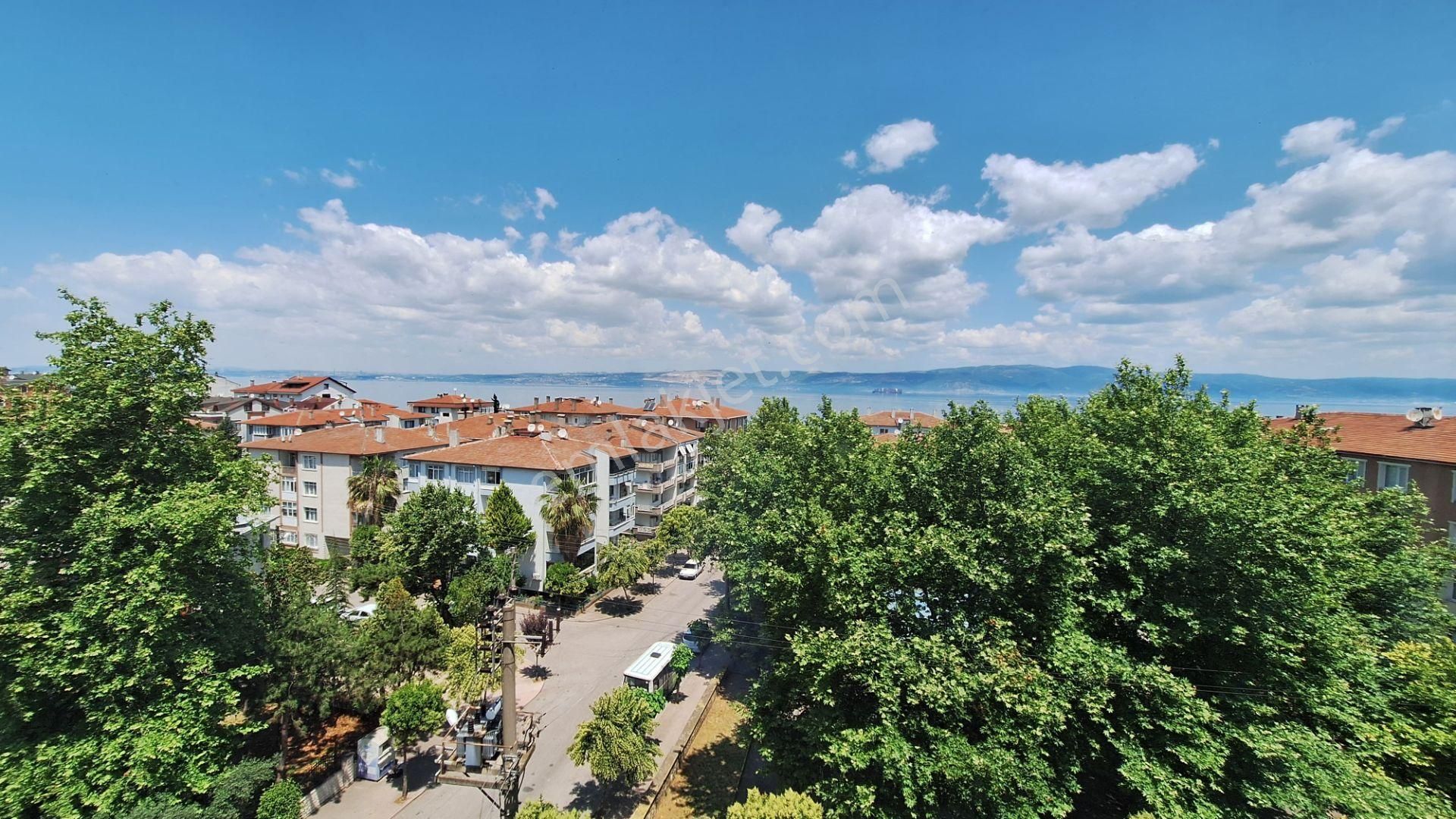 Kocaeli Karamürsel 4 Temmuz Mah. Satılık 3+1 Eşyalı Daire
