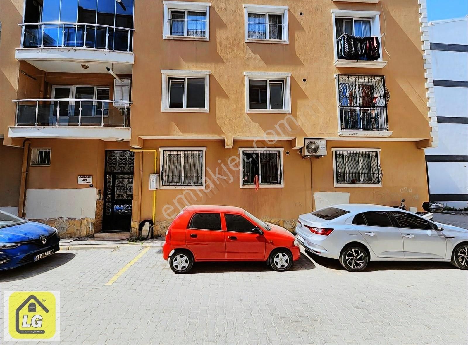 Çiğli Merkeze Yakın 3+1 Acık Mutfaklı Arakat Daıre