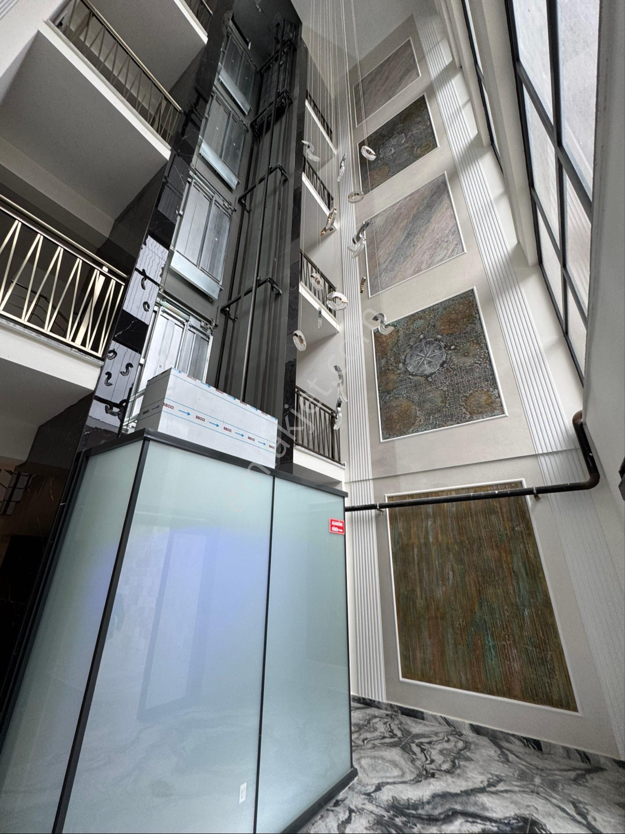 Kuşadasında Havuzlu Site İçerisinde 2+1 Geniş Kullanımlı Satılık Lüks Daire - Görsel 18