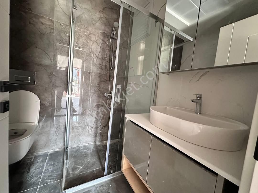 Kuşadasında Havuzlu Site İçerisinde 2+1 Geniş Kullanımlı Satılık Lüks Daire - Görsel 13