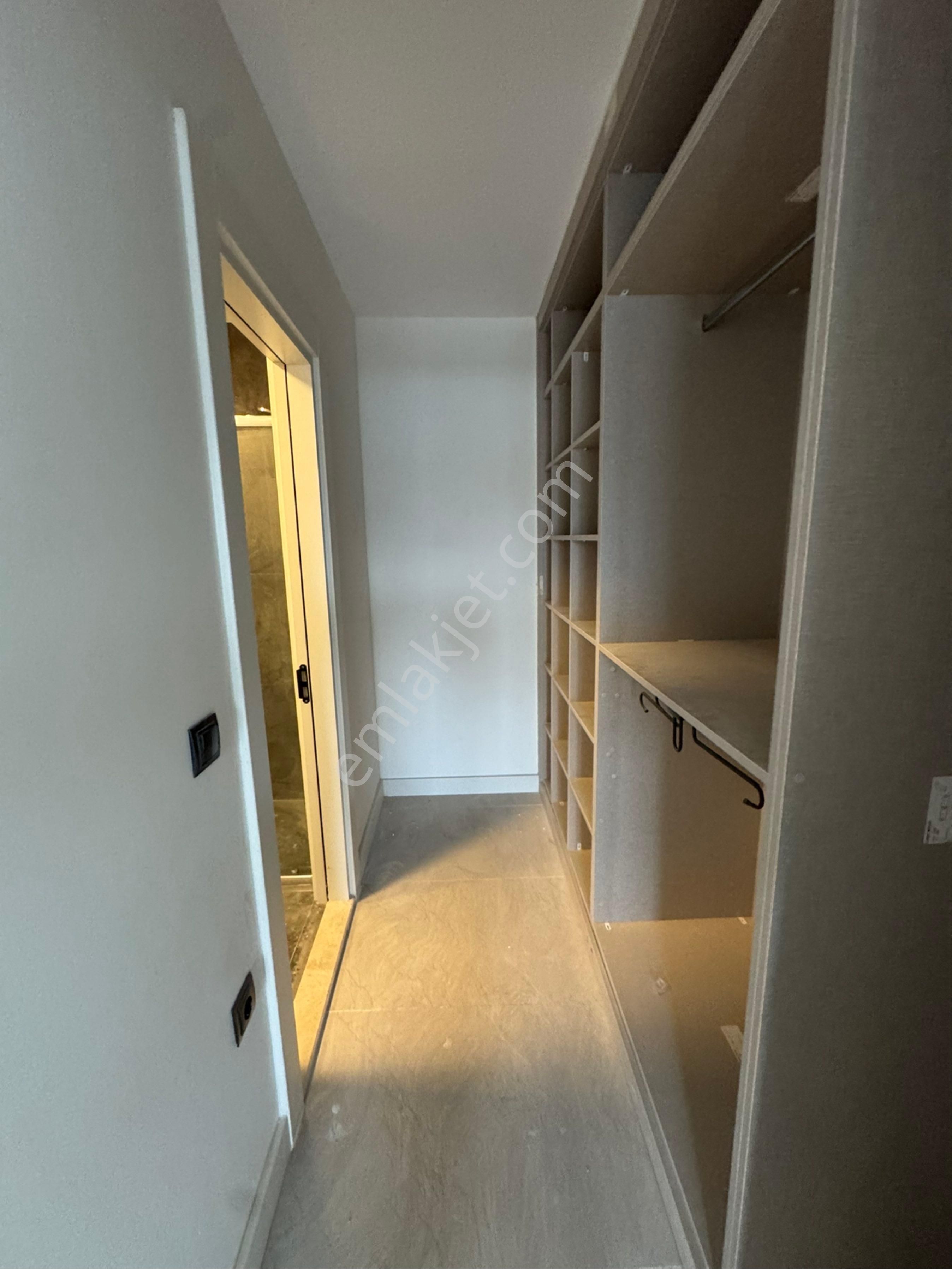 Kuşadasında Havuzlu Site İçerisinde 2+1 Geniş Kullanımlı Satılık Lüks Daire - Görsel 22